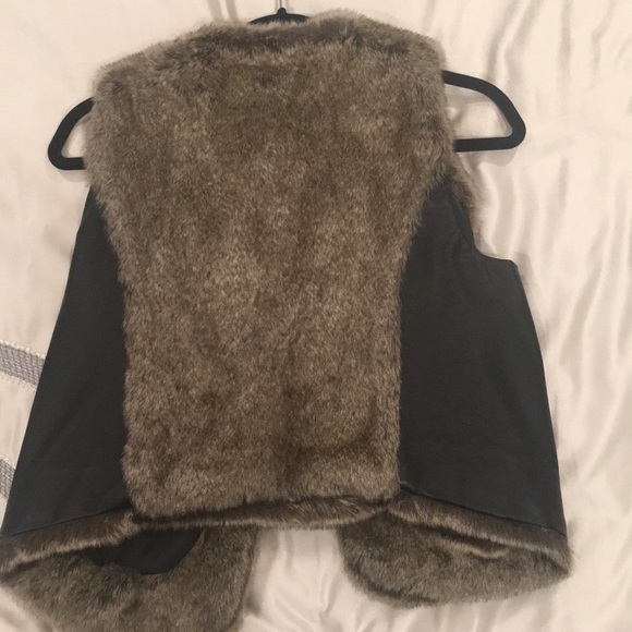 Fur vest - Picture 2 of 2
